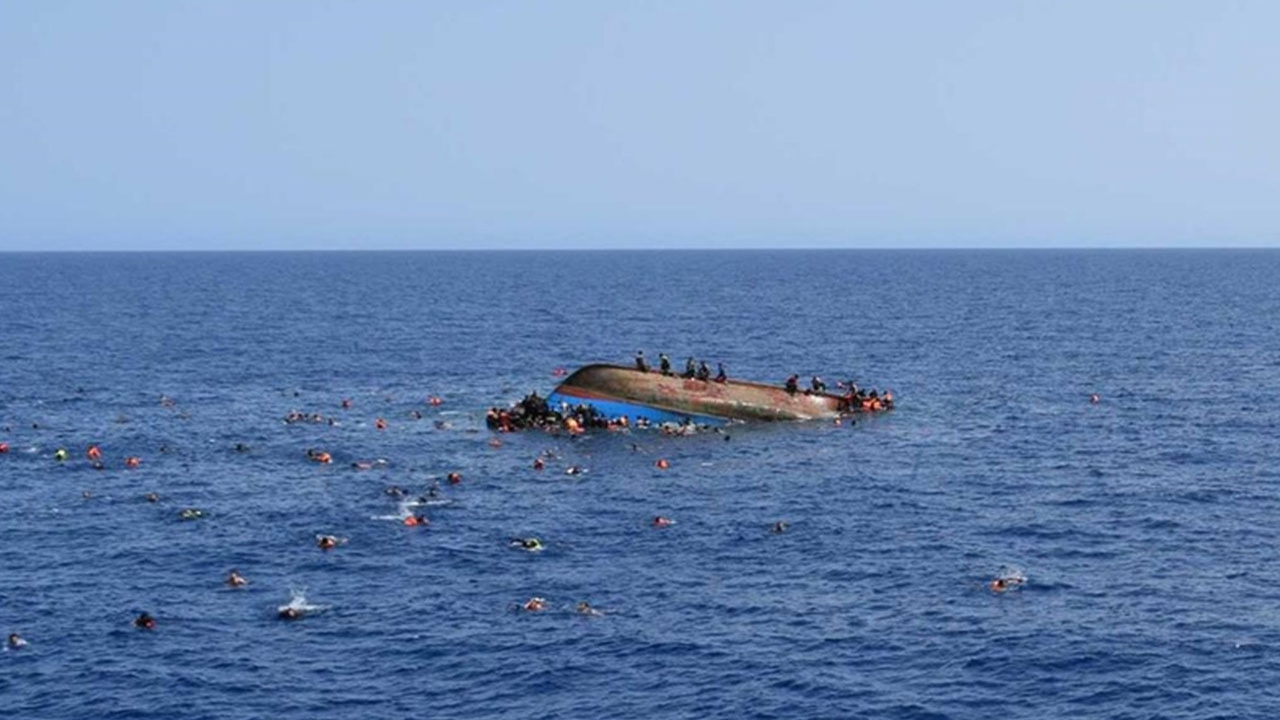 Manş Denizi'nden İngiltere'ye geçmeye çalışan 4 göçmen öldü!