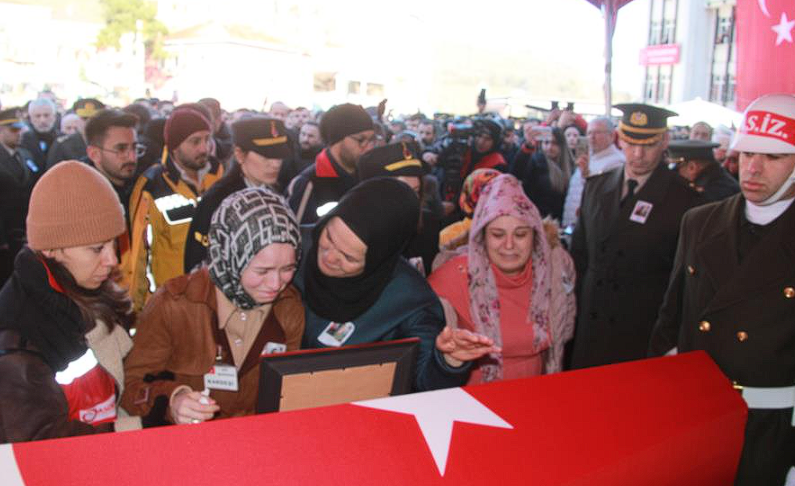 Türkiye şehitlerini uğurluyor! 6 ilden feryat sesleri yükseldi, gözyaşları sel oldu