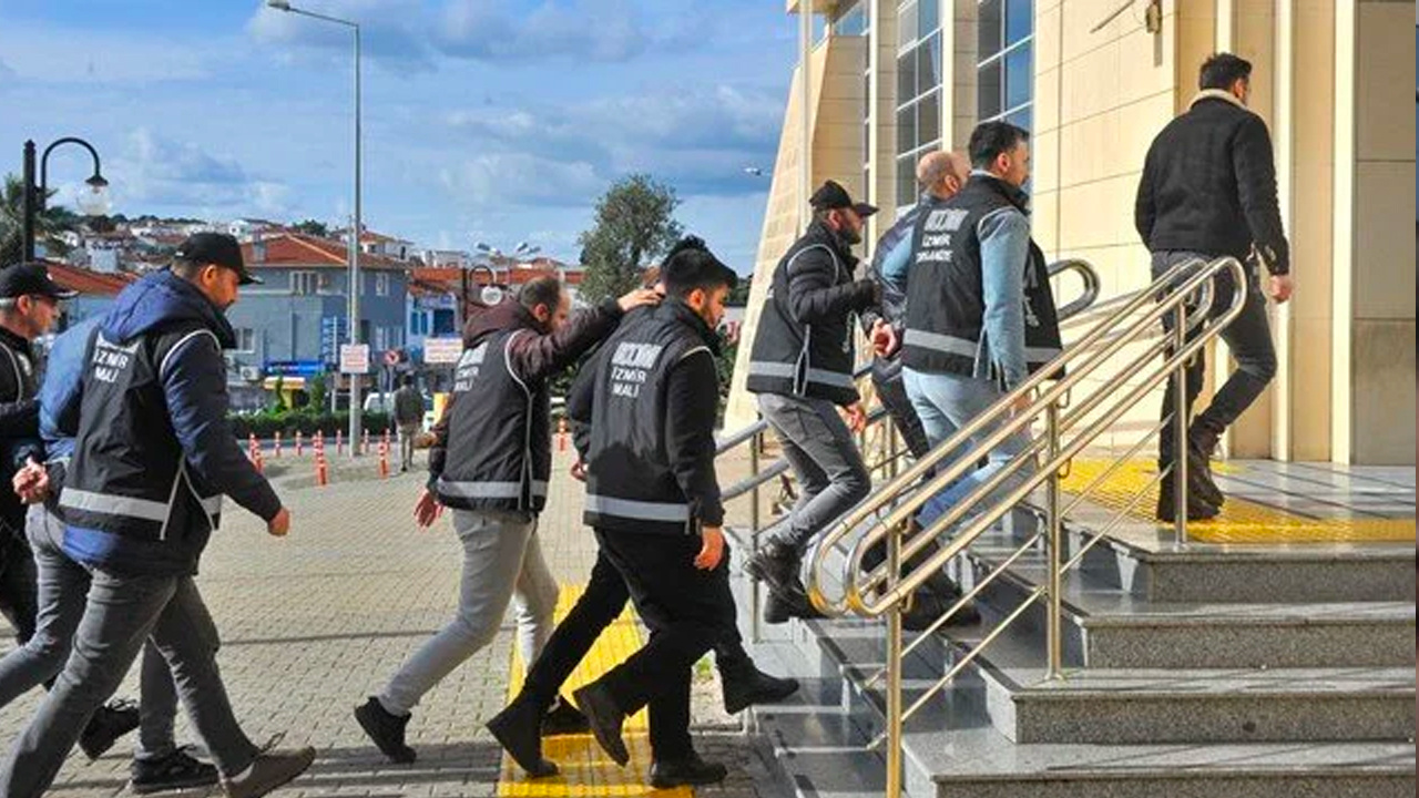 İzmir'de milyar dolarlık sahtecilik: 4'ü gümrük memuru 6 gözaltı