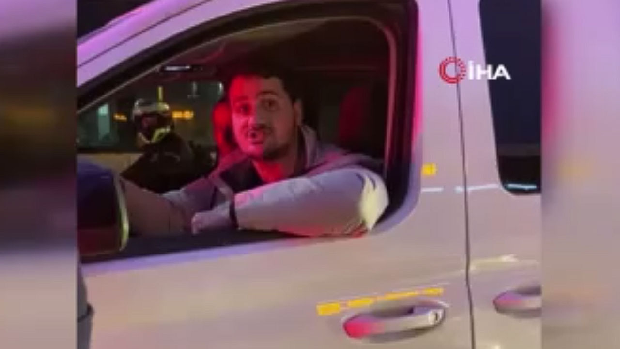 İstanbul'da trafikte iki sürücünün 'erkek misin?' kavgası kamerada