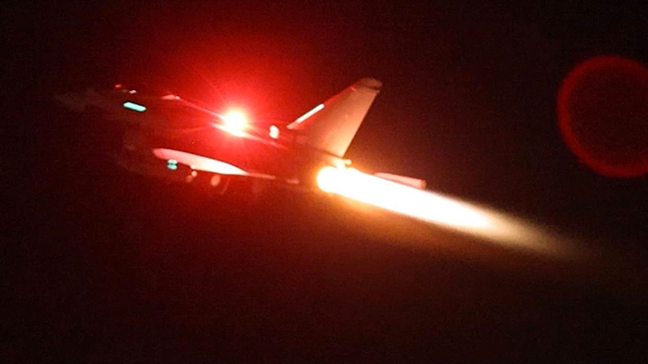 ABD ve İngiliz savaş uçakları Yemen'de 5 kenti bombaladı