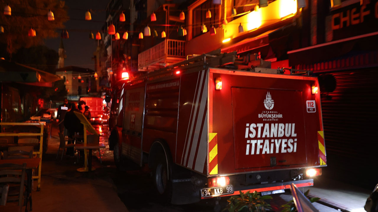 İstanbul'da 4 katlı otelde yangın çıktı!