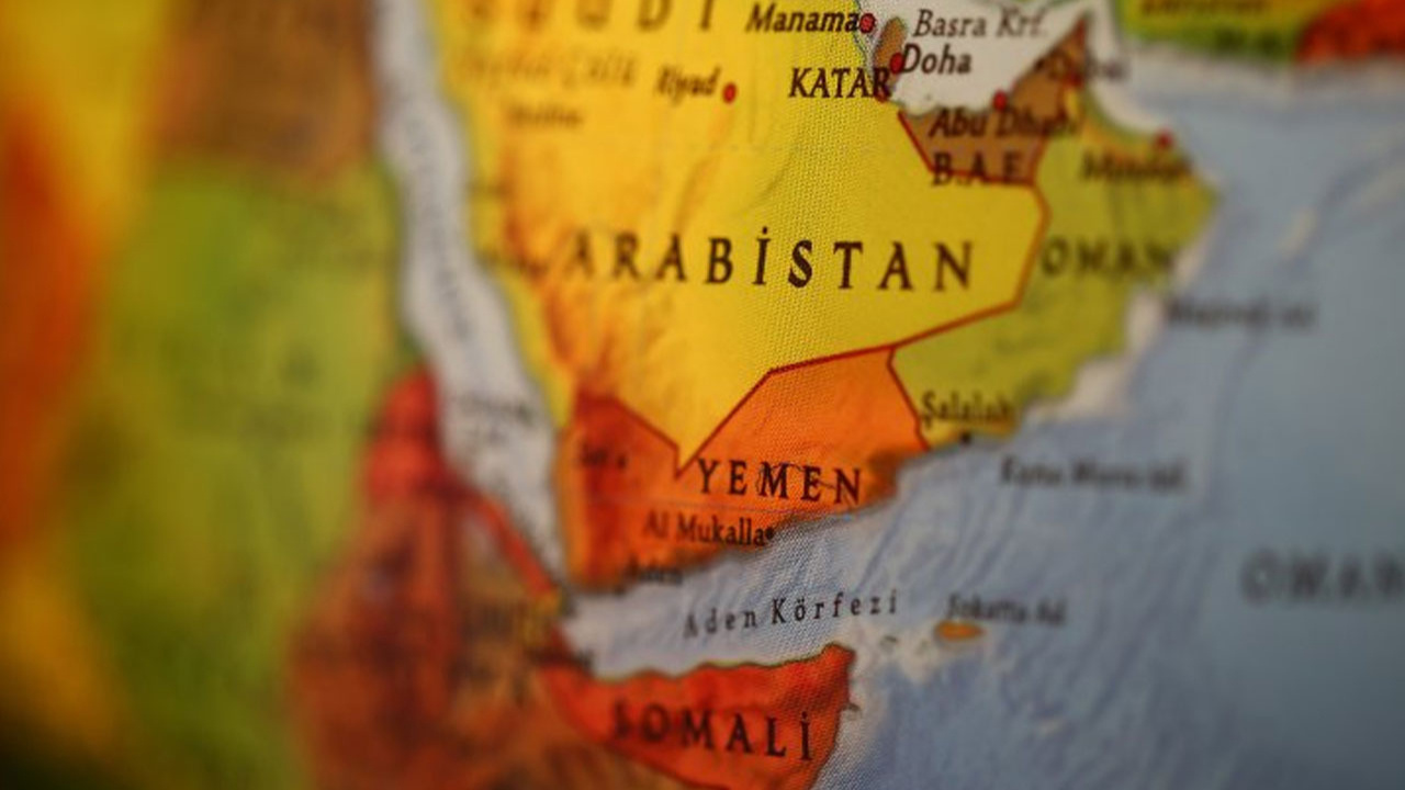 ABD, Yemen'deki İran yanlısı Husilerin füze rampalarını vurdu