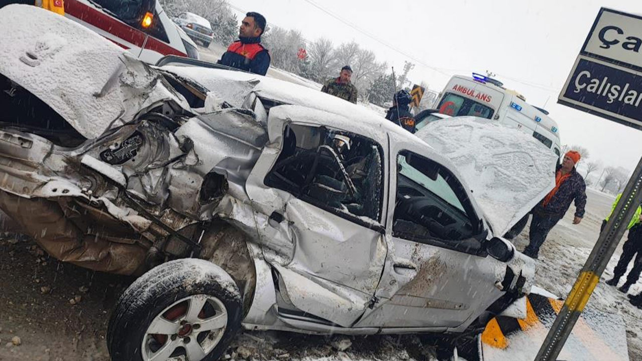 Afyonkarahisar’da trafik kazası: 5 yaralı!
