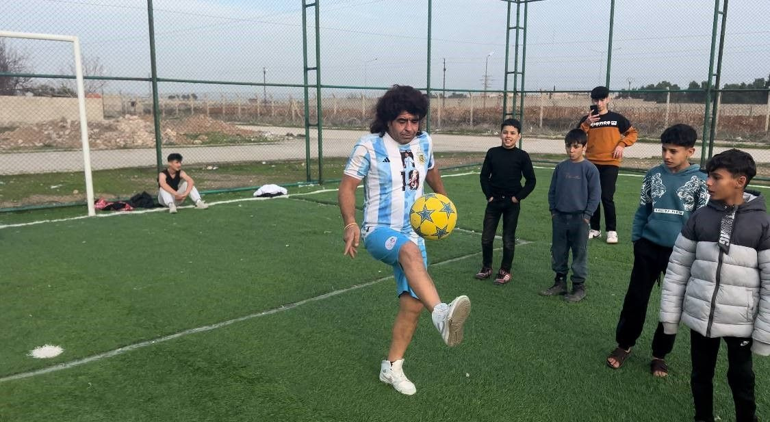 Urfalı Maradona sahalara indi! Maradona'ya benzerliği ile herkesi şaşırtıyor