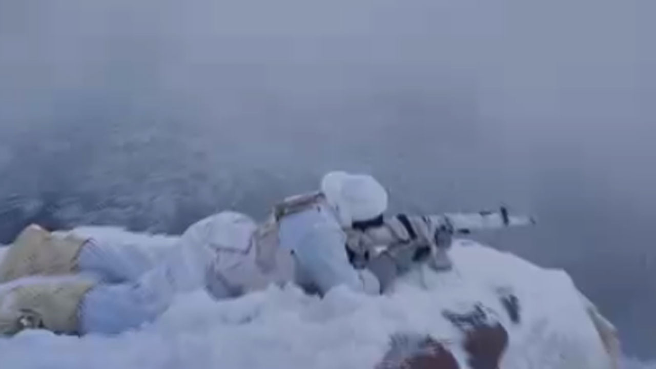 En zorlu arazilerde dondurucu soğukta görevdeler MSB paylaştı