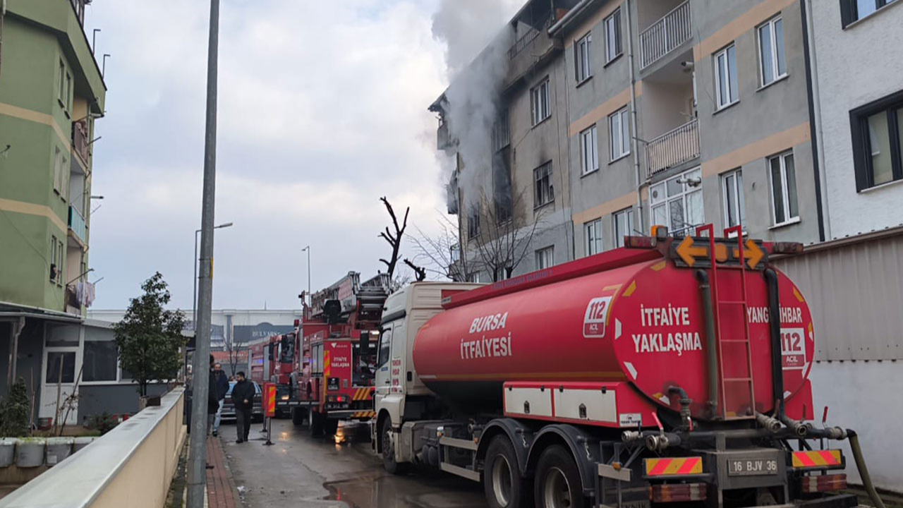 Bursa'da apartmanda yangın çıktı: 8 kişi hastaneye kaldırıldı!