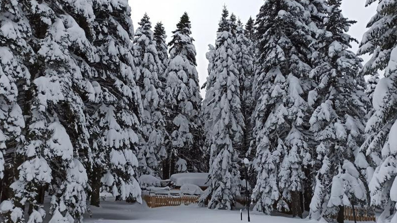 Uludağ'da kar kalınlığı artıyor! Kar yağışı devam edecek
