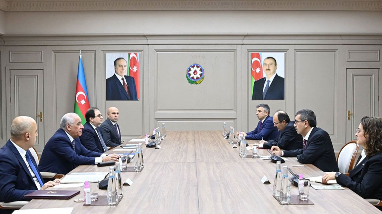 Azerbaycan Başbakanı, Milli Eğitim Bakanı Yusuf Tekin ile görüştü