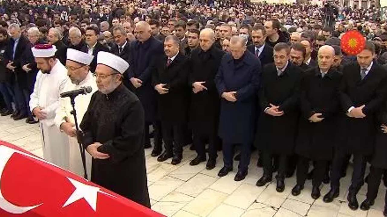 Alev Alatlı son yolculuğuna uğurlandı! Cenaze törenine Cumhurbaşkanı Erdoğan da katıldı