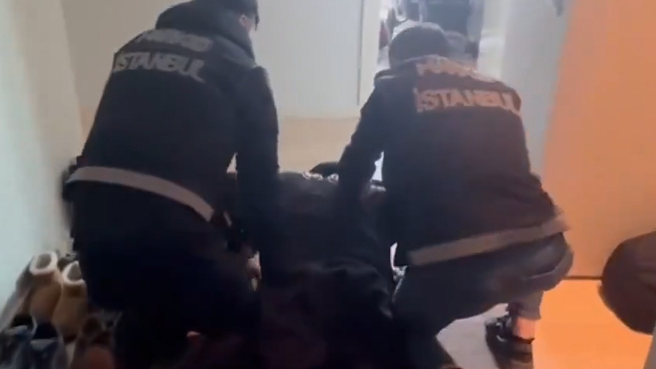 Kırmızı Bültenle aranan uyuşturucu madde kartelinin elebaşı İstanbul’da yakalandı