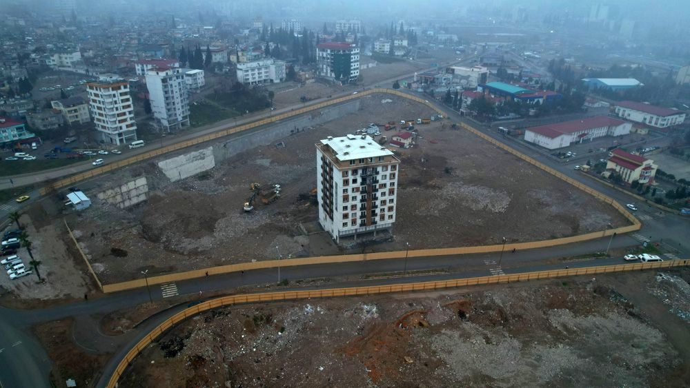 Afetin 1. yılı! En fazla can kaybının olduğu Ebrar Sitesi'nin son hali görüntülendi