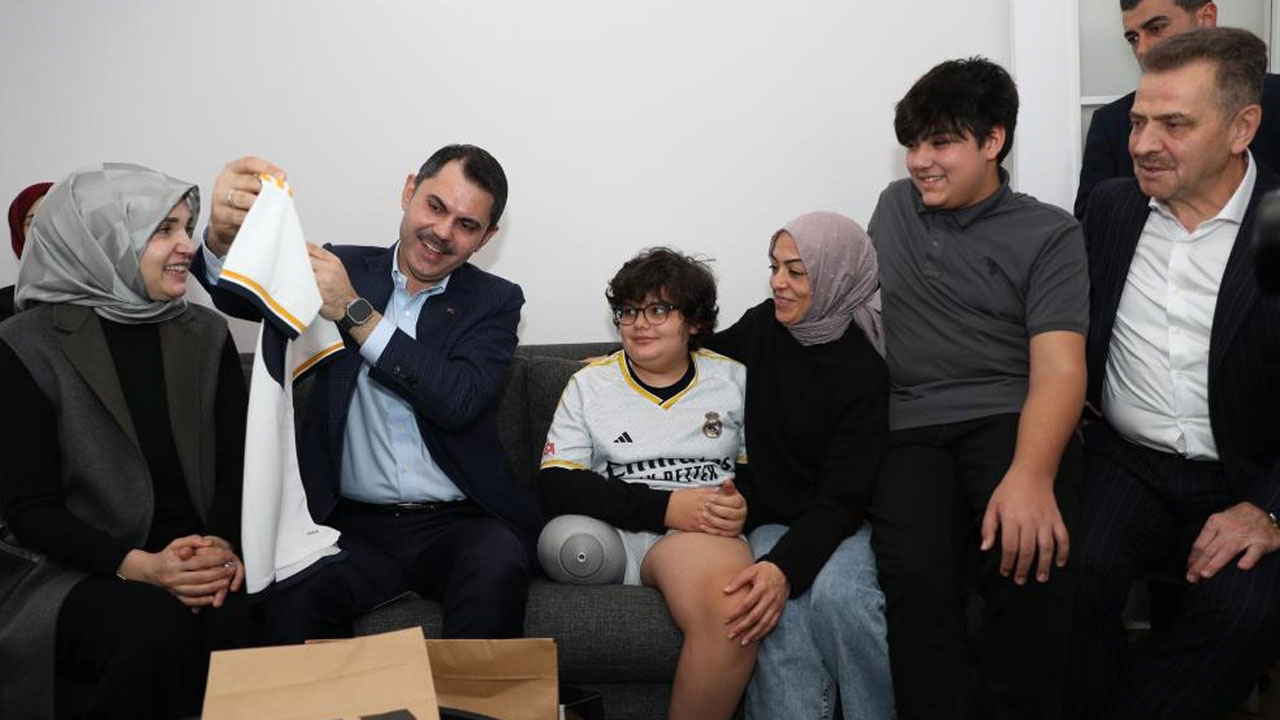 İBB Başkan Adayı Murat Kurum'dan depremzede aileye ziyaret
