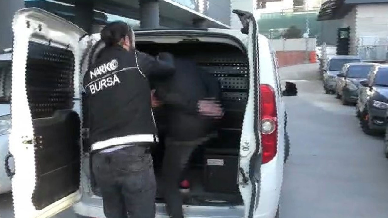 Bursa'da 3 kilo 300 gram kokain ele geçirildi!