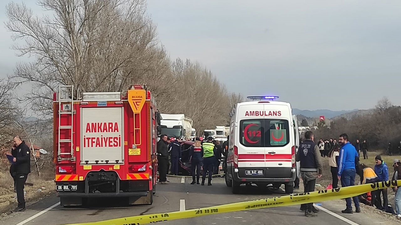 Ankara'da iki otomobil çarpıştı! Çok sayıda kişi hayatını kaybetti