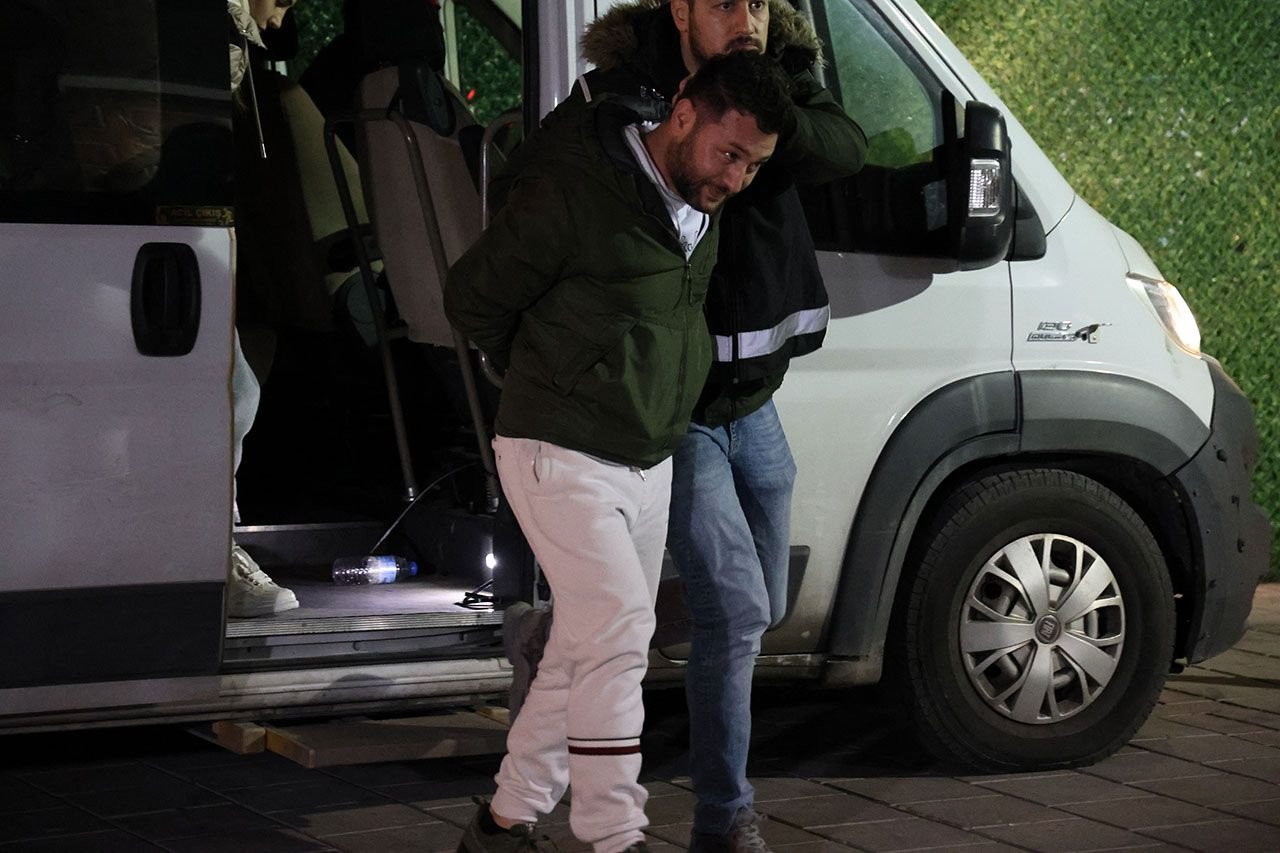 Eski Üsteğmen 2.5 milyar lira vurgun yaptı kaçarken yakalandı! Sedat Ocakçı, İzmir'e böyle getirildi