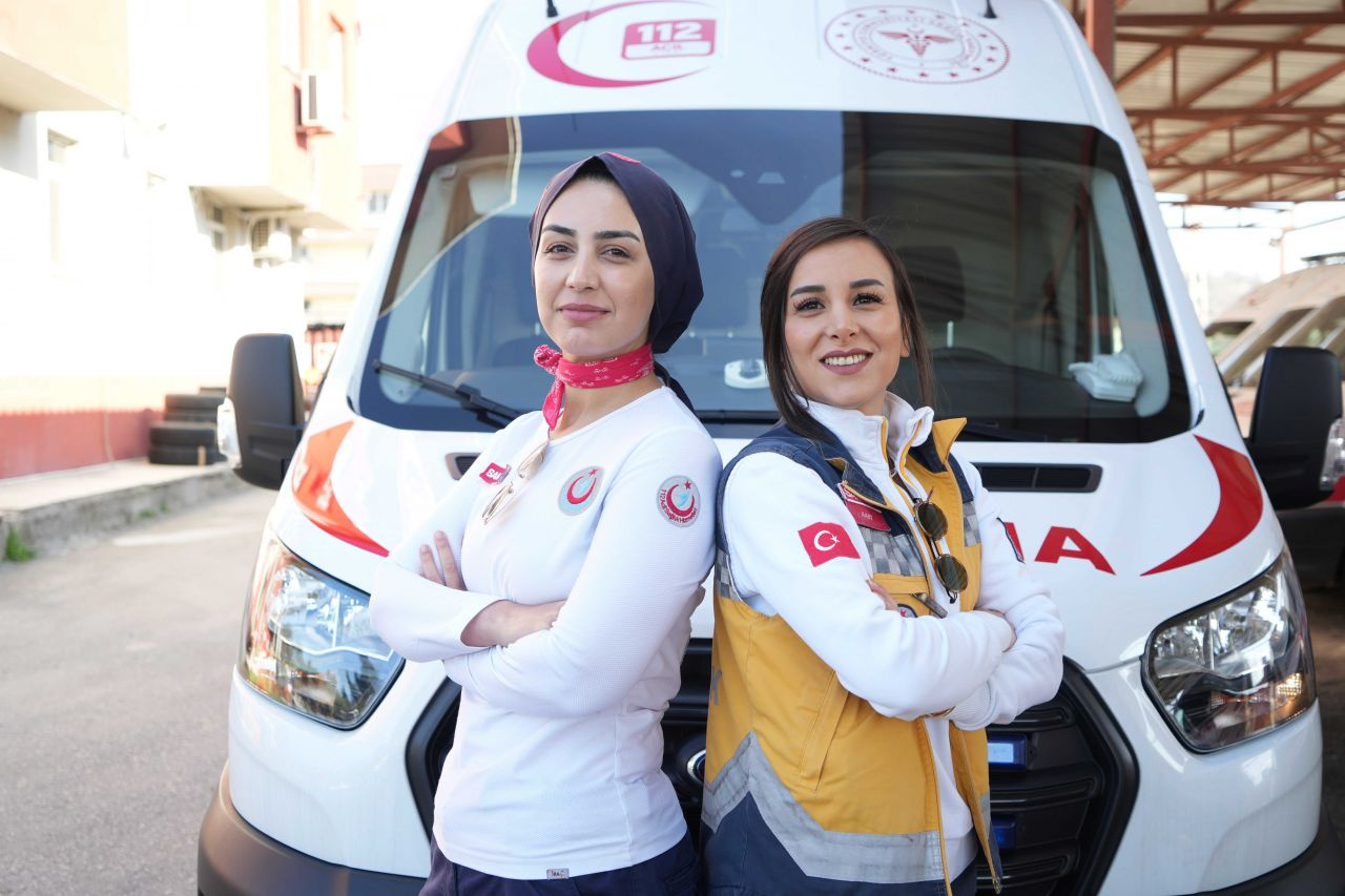 Kadın ambulans şoförleri hayat kurtarıyor!