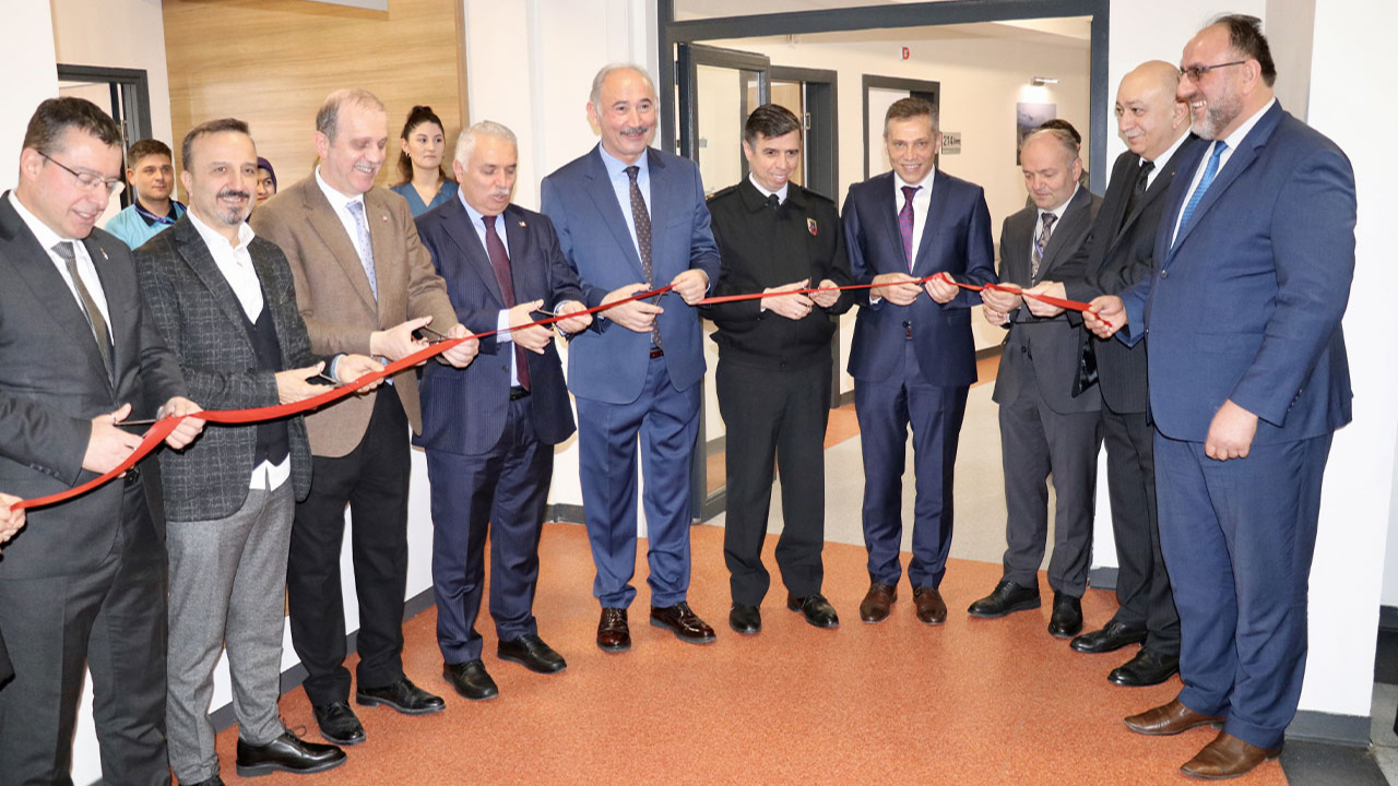 Trabzon'da 5 dilde hizmet sunulacak Sağlık Turizmi Servisi açıldı
