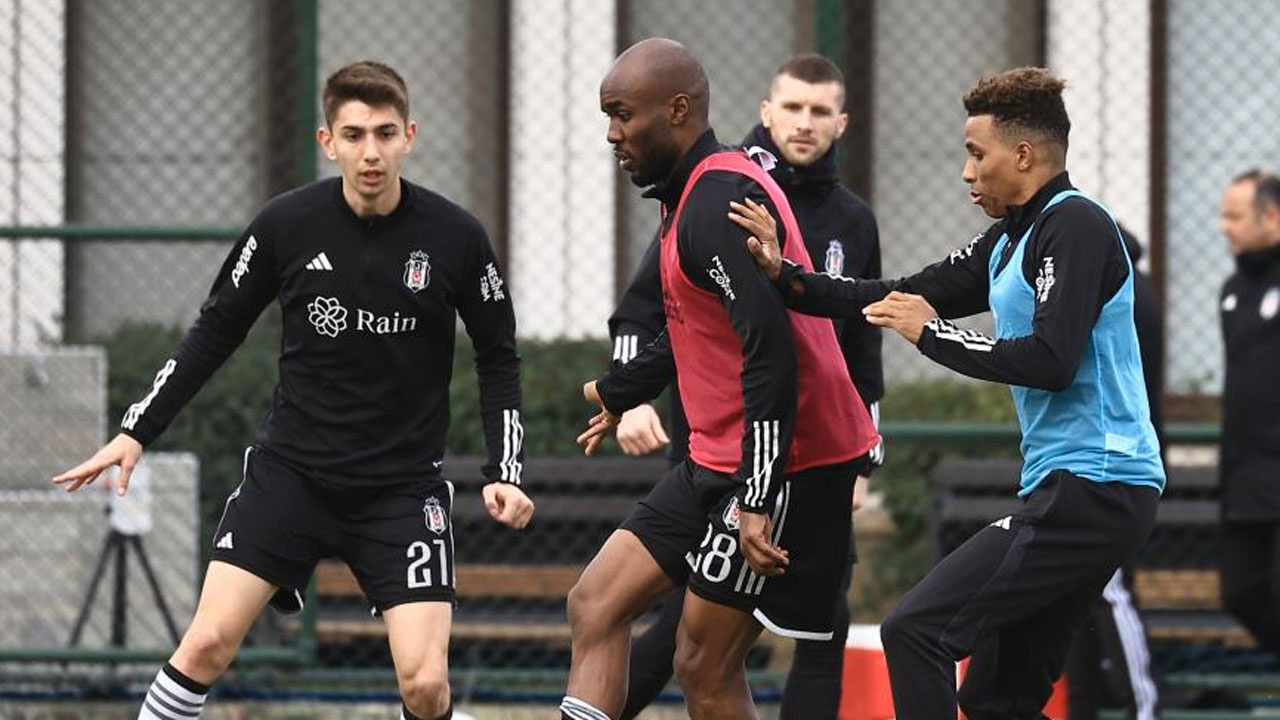 Beşiktaş'ın yeni transferleri Ernest Muçi ve Al-Musrati ilk antrenmanına çıktı