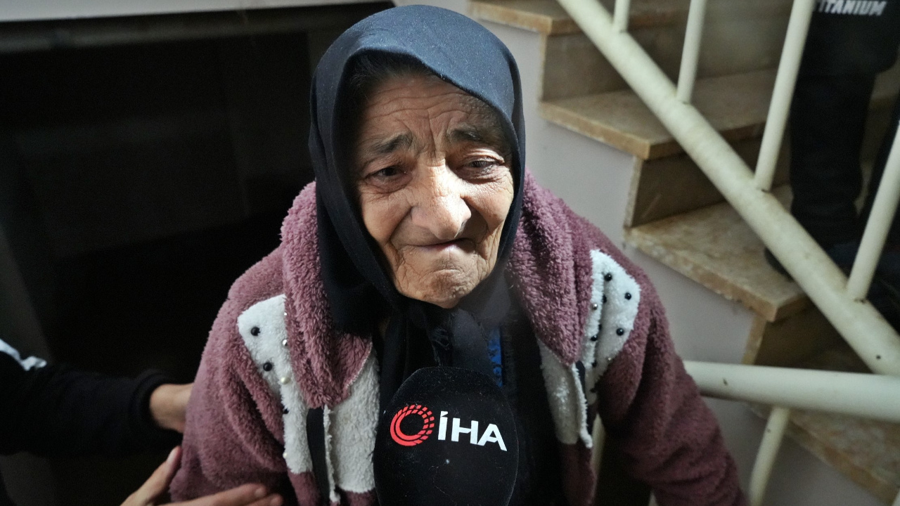 Depremde yıkılan evden sağ çıktı, Antalya’da kaldığı ev sular altında kaldı