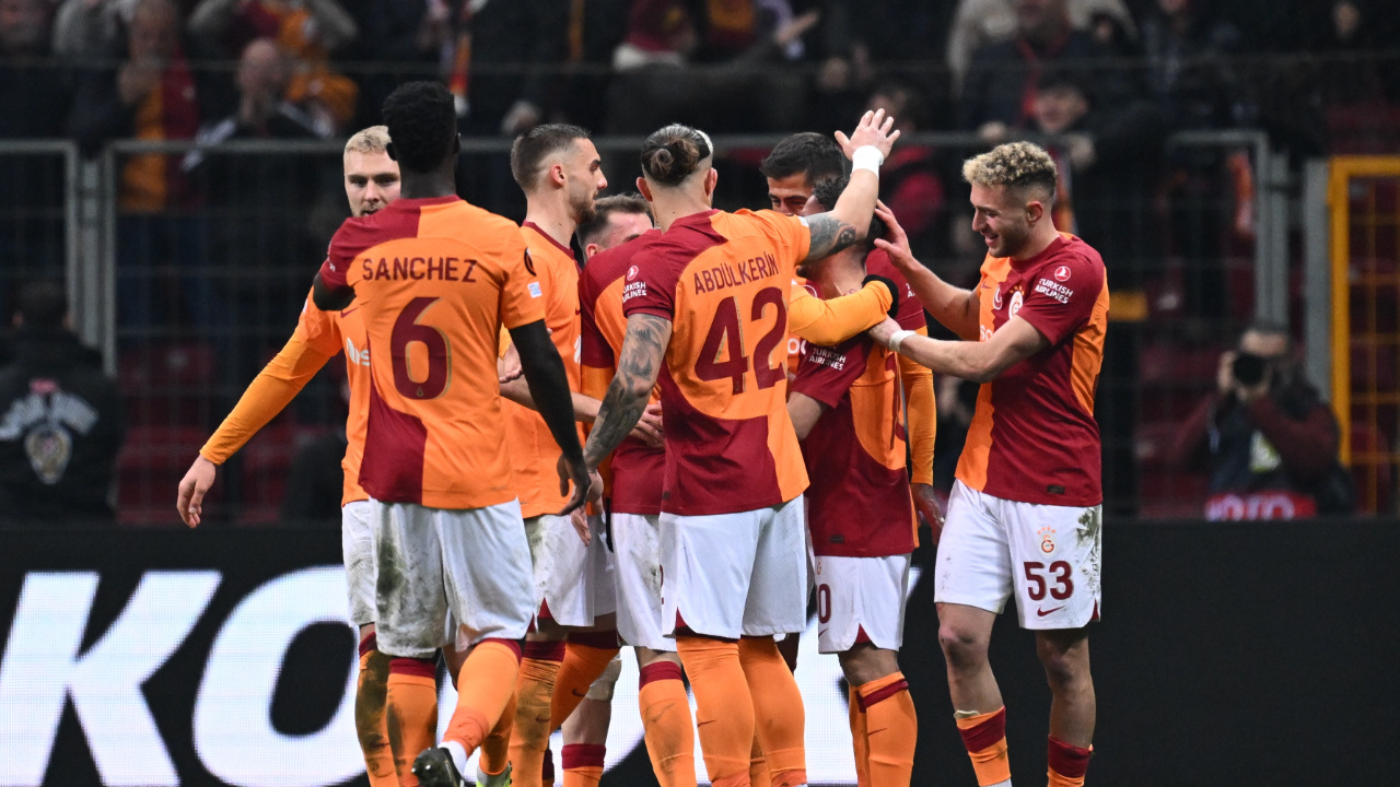 Galatasaray sahasında Sparta Prag'ı 3-2 mağlup etti