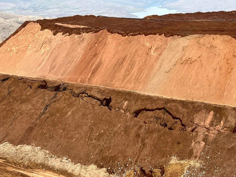 Erzincan'da madendeki toprak kayması öncesi çekilen 'çatlak fotoğrafları' bilirkişi raporunda ortaya çıktı
