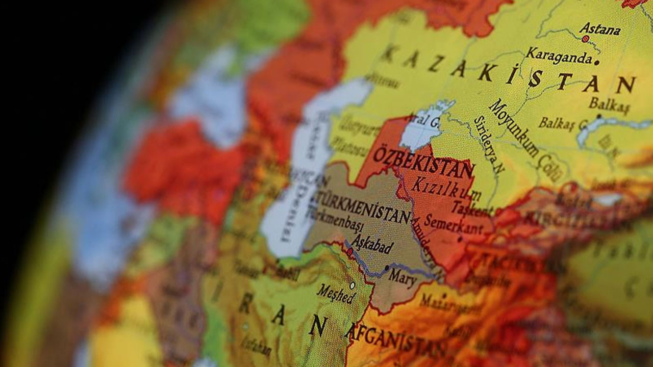 Kazakistan ve Özbekistan, ikili ticareti 10 milyar dolara çıkarmak için anlaştı