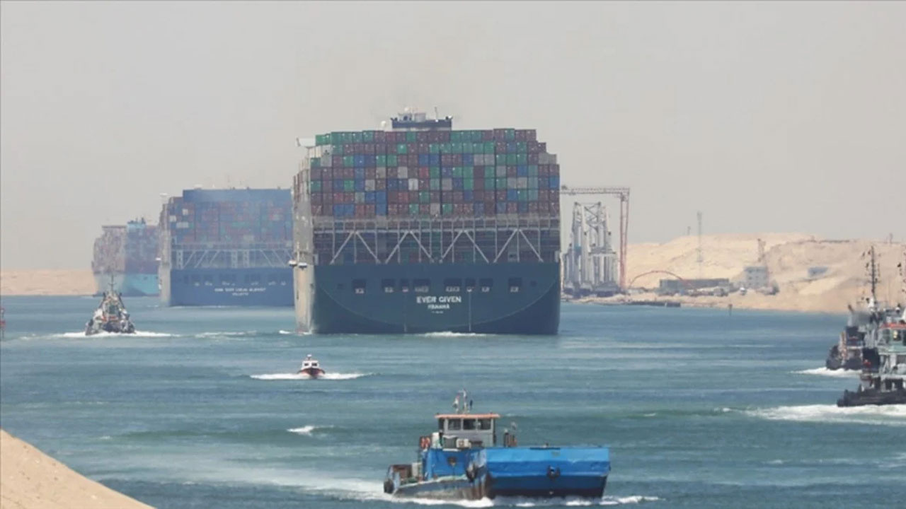Mısır'ın Süveyş Kanalı geliri yüzde 50 azaldı