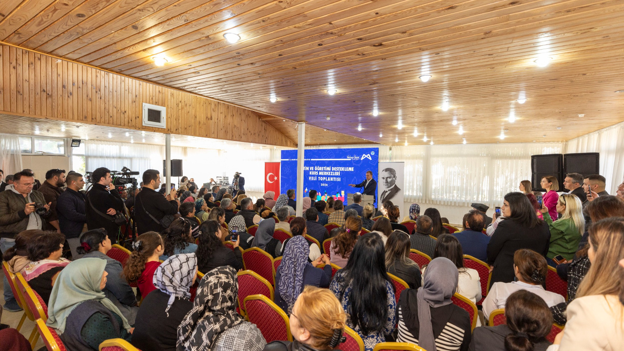 Başkan Seçer, Aydıncak'taki kurs merkezinde eğitim gören öğrencilerin aileleriyle bir araya geldi