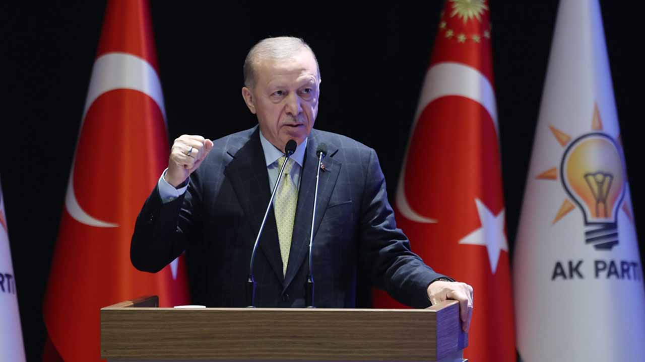 Cumhurbaşkanı Erdoğan "Sirk cambazlarına asla prim vermeyin" diyerek uyardı