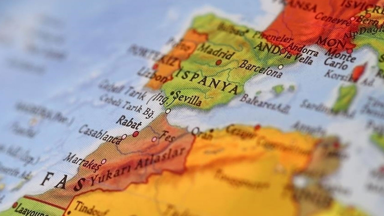 40 kadar düzensiz göçmen yüzerek Fas'tan İspanya'ya geçti!