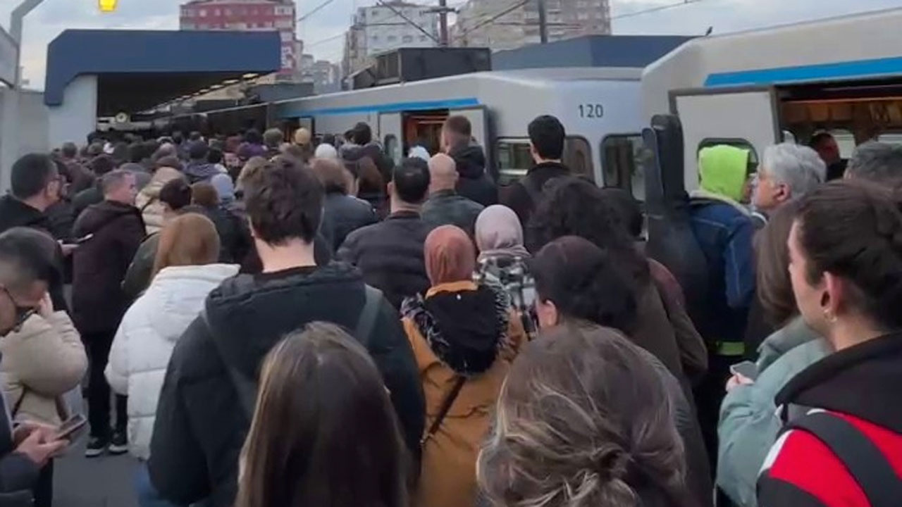 İstanbul'da metro bozuldu, yürüyen merdiven ters yönde hareket etti Murat Kurum: 31 Mart’ta beceriksizlik son bulacak