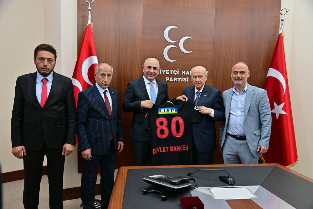 Fatih Karagümrük Spor Kulübü yönetiminden MHP lideri Bahçeli'ye ziyaret