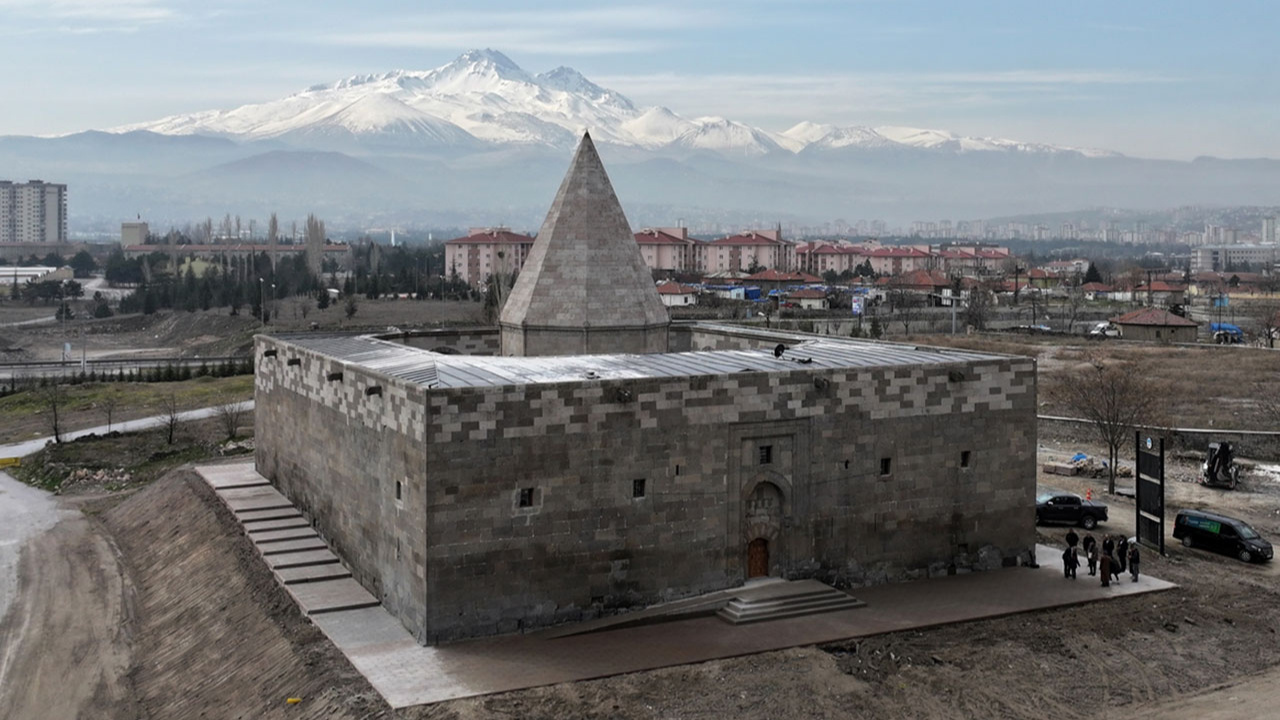 700 yıllık Köşk Medrese kültür ve sanat merkezi olacak