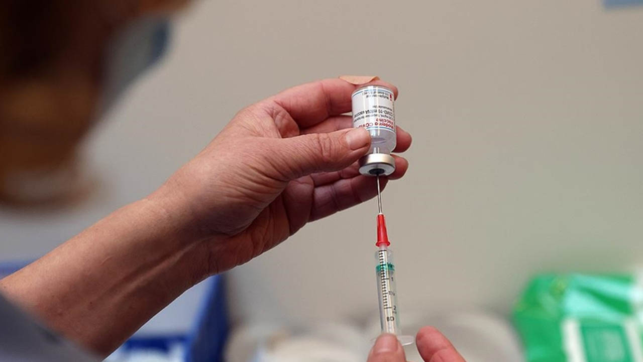 Almanya'da bir adam 217 kez koronavirüs aşısı yaptırdı