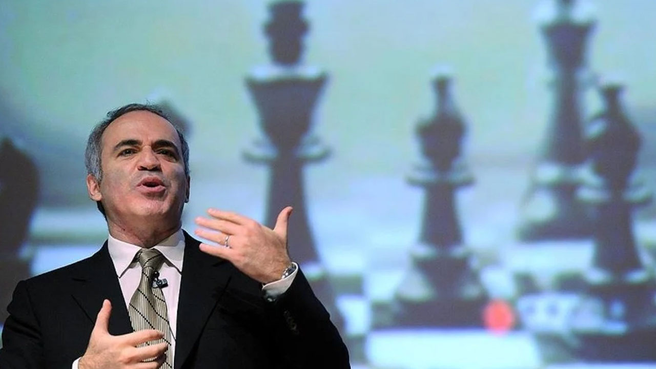 Satranç efsanesi Garry Kasparov, Rusya'da terörist listesine alındı
