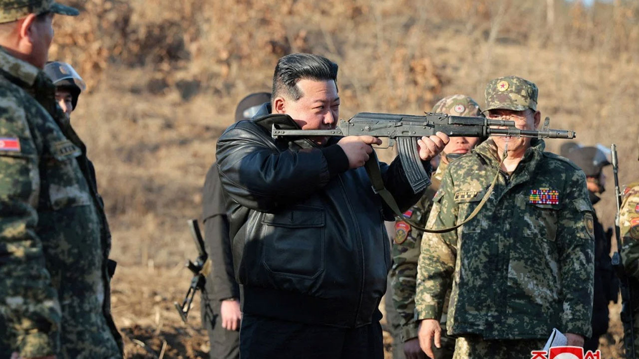 Kuzey Kore lideri Kim, ordunun tatbikatlarına katıldı
