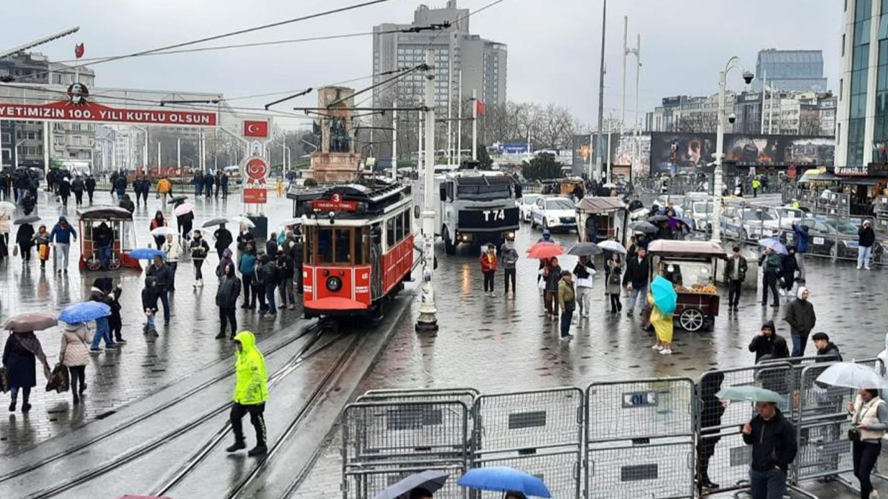 İstanbul'da Taksim ve Şişhane metro istasyonları kapatıldı!