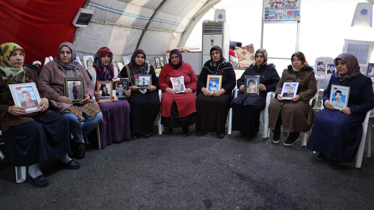 Diyarbakır anneleri Ramazan'a evlatlarının yolunu gözleyerek giriyor