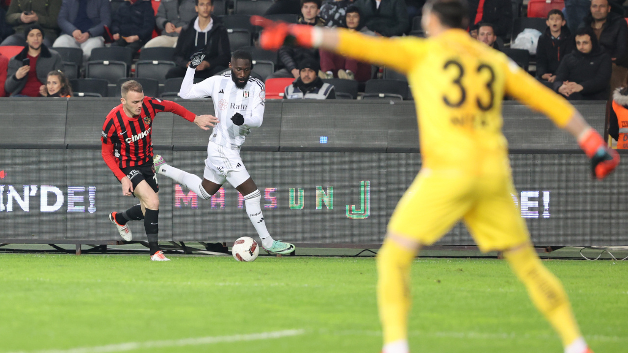 Beşiktaş, deplasmanda Gaziantep FK'ye 2-0 mağlup oldu