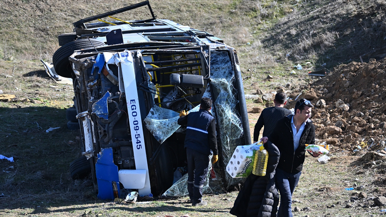 Ankara'da  EGO otobüsü devrildi: Yaralılar var!
