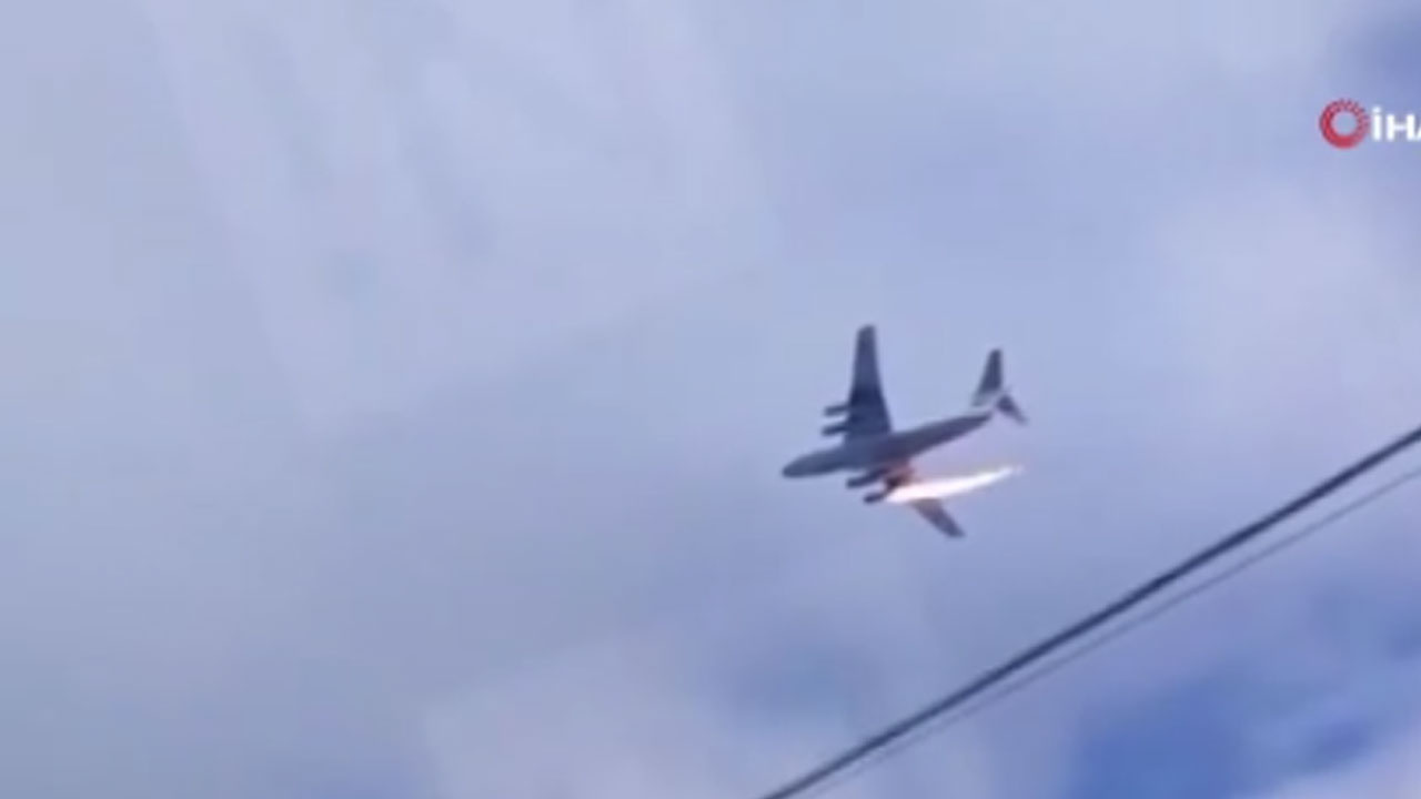 Rusya'da 15 kişiyi taşıyan nakliye uçağı düştü