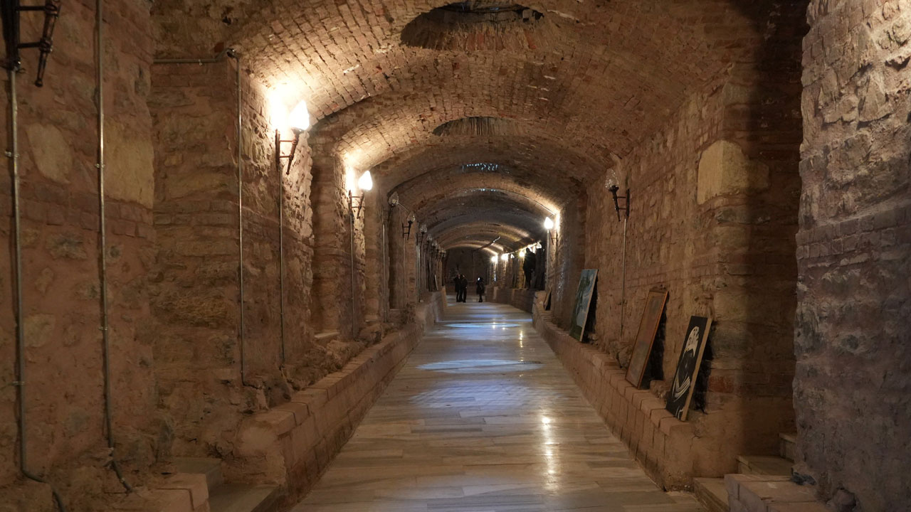 Beyoğlu'nda 130 yıllık handa gizli tüneller bulunmuştu sırrı ortaya çıktı