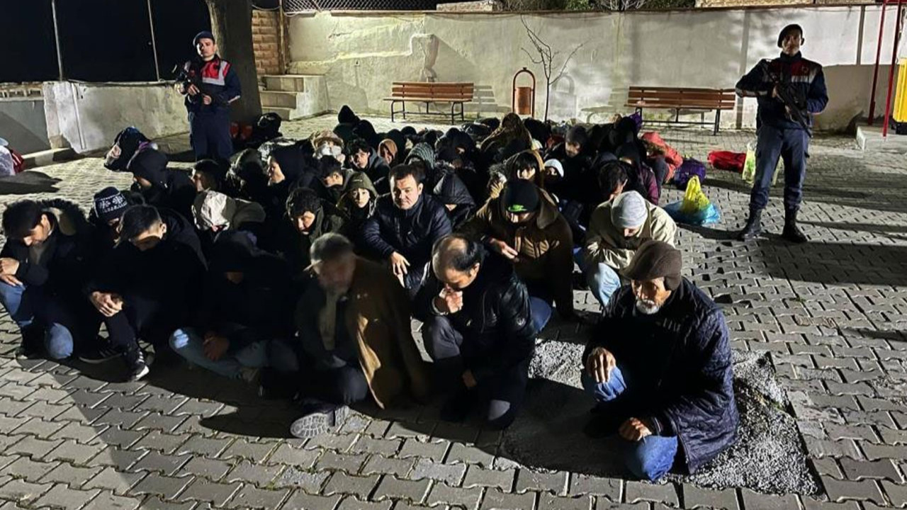 Didim’de 51 düzensiz göçmen, 3 göçmen kaçakçısı yakalandı