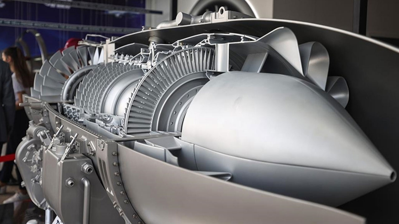 Türkiye'nin askeri turbofan motoru "TEI-TF6000" tanıtıldı