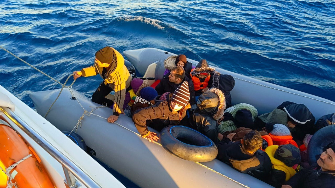 Ölüme sürüklenen göçmenleri, Sahil Güvenlik kurtardı