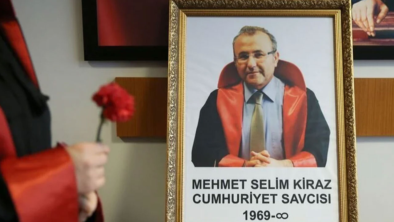 Şehit Savcı Mehmet Selim Kiraz, İstanbul Adliyesinde törenle anıldı