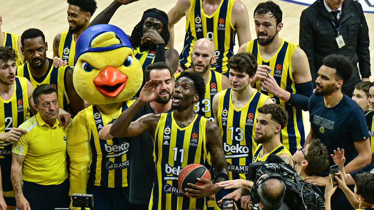 Fenerbahçe, Alba Berlin'i 35 sayı farkla yendi Nigel Hayes-Davis rekor kırdı