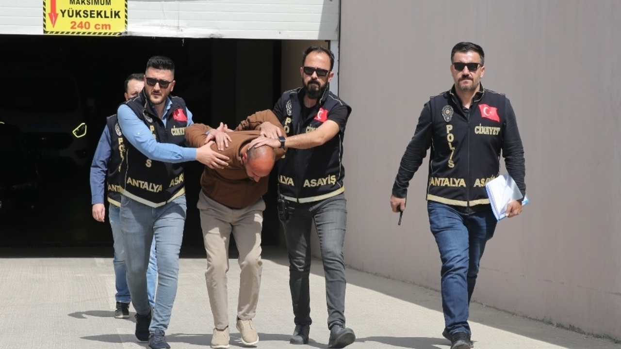 Antalya'da silahla vurulan kişi hastanede öldü