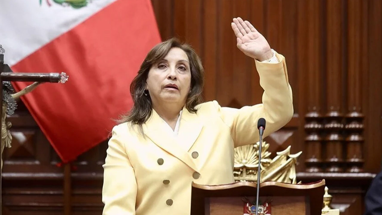 Peru'da Cumhurbaşkanı hakkındaki yolsuzluk soruşturmasından sonra 6 bakan istifa etti
